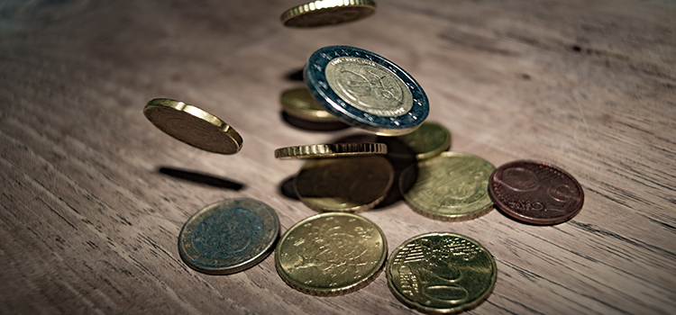 Image de pièces de 2 euros pour symboliser le remboursement